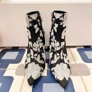 NWT Zara Embroidered Booties